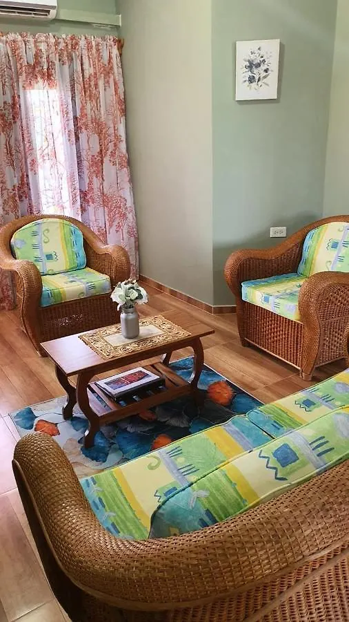 Lady VI Apartments Canaan