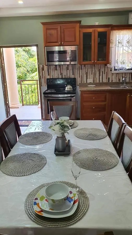 Lady VI Apartments Canaan
